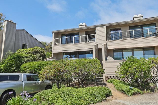 119 Spinnaker Ct, Del Mar CA: https://media.crmls.org/mediaz/f9e3be42-45bd-4d29-b442-91f5a1b21502.jpg