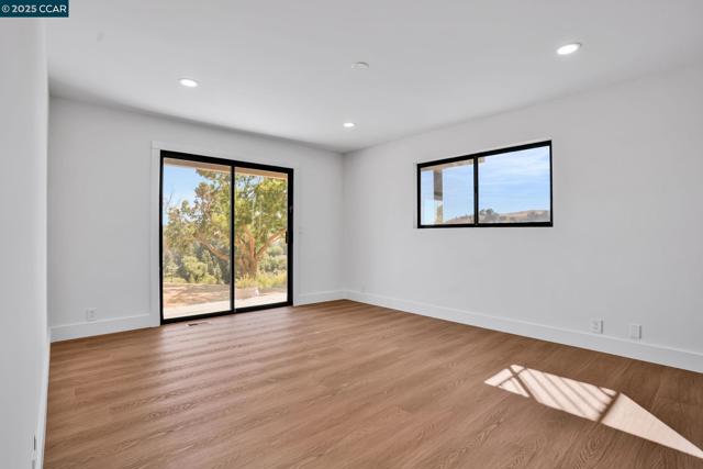 5505 Old School Rd, Pleasanton CA: https://media.crmls.org/mediaz/f9e4d7c1-b5f3-41a4-bcac-1fc354735a63.jpg