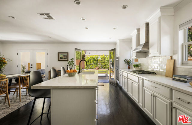 1471 Hill Drive, Los Angeles CA: https://media.crmls.org/mediaz/f9e5eca5-0cb5-40ed-90fd-9fde9d64b15c.jpg