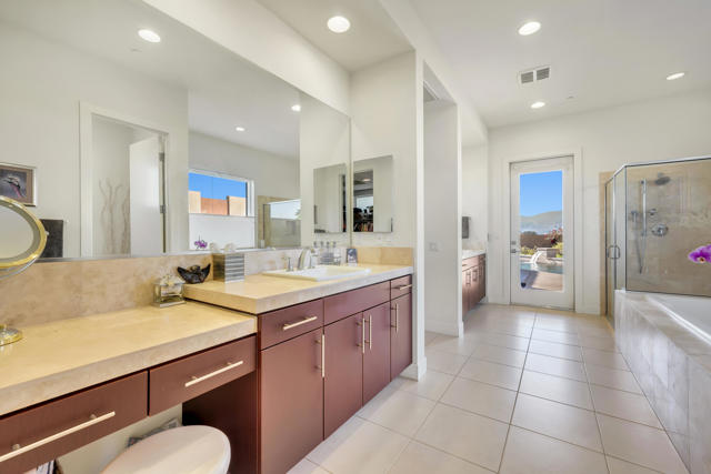 13 Via Montagna, Rancho Mirage CA: https://media.crmls.org/mediaz/f9e6224b-47fd-4db0-b5c0-2dcec456e45f.jpg