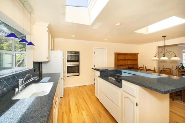 551 4th Street, Montara CA: https://media.crmls.org/mediaz/f9e679f1-89ba-427d-b0d5-27cea692002c.jpg