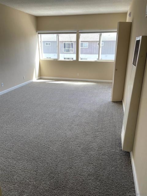 2089 Chatsworth Blvd, San Diego CA: https://media.crmls.org/mediaz/f9e70705-04a9-4f53-85d7-10b2bb86d110.jpg