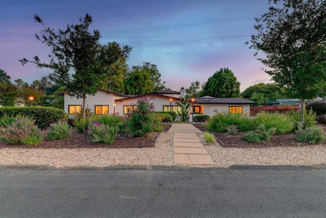 13555 Sagewood Dr, Poway CA: https://media.crmls.org/mediaz/f9e7cd6f-450e-4024-8a49-e8d8af759fe0.jpg