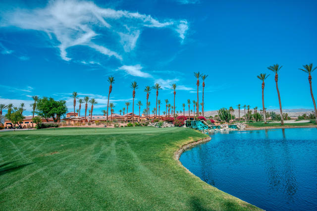 37395 Purple Shadow Road, Palm Desert CA: https://media.crmls.org/mediaz/f9e80bdc-96e4-4e97-b7d6-53daa60a62e1.jpg