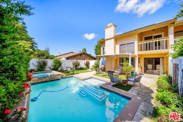 25685 Lupita Drive, Valencia CA: https://media.crmls.org/mediaz/f9e815f4-7cfd-4d2a-90e3-9db62d96d349.jpg