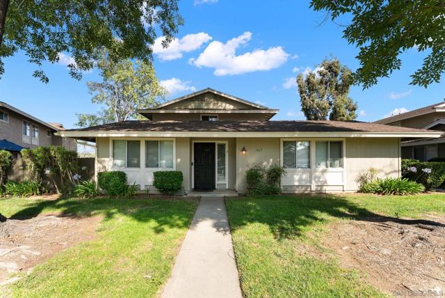 967 Amistad Pl, El Cajon, California 92019, 2 Bedrooms Bedrooms, ,1 BathroomBathrooms,Townhouse,For Sale,Amistad Pl,250029389SD