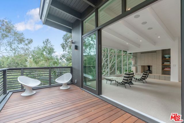2179 Mandeville Canyon Road, Los Angeles CA: https://media.crmls.org/mediaz/f9e89448-0034-4ce9-839a-aabd07177f05.jpg