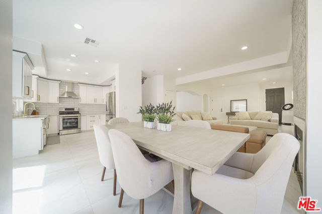8004 Rose Street, Paramount CA: https://media.crmls.org/mediaz/f9e89f13-5e60-4cc3-94e2-a0f70a399e3d.jpg