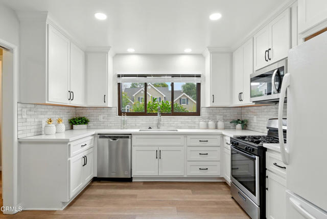 Detail Gallery Image 10 of 40 For 5123 Caroli Ln, La Canada Flintridge,  CA 91011 - 3 Beds | 2/1 Baths