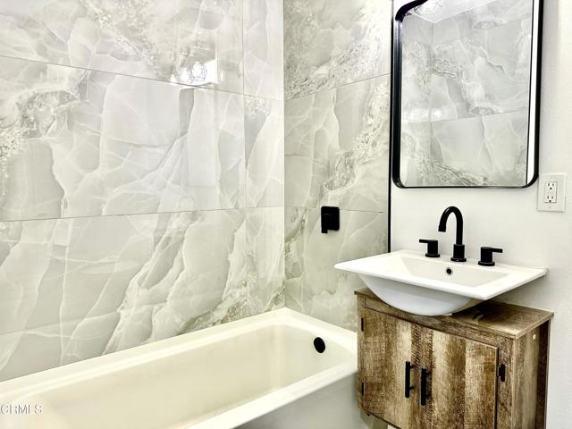 5063 Cypress Lane, Ventura CA: https://media.crmls.org/mediaz/f9e8c85f-cc33-43e6-9ecc-d6ef7300acd7.jpg