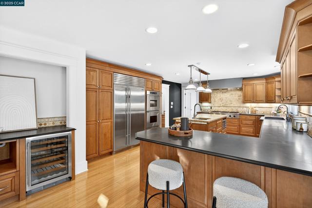 1206 Rimer Dr, Moraga CA: https://media.crmls.org/mediaz/f9e8c9e0-caec-4c2c-835e-27bfb19e1e84.jpg
