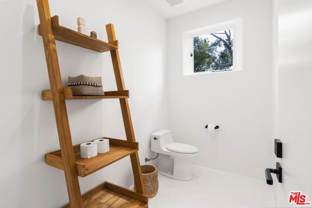 27405 Pacific Coast Highway, Malibu CA: https://media.crmls.org/mediaz/f9e8cf00-08ee-4b6a-8000-d68737f5e854.jpg