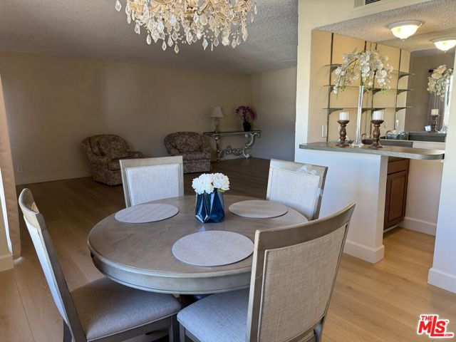 910 S Holt Avenue, Los Angeles CA: https://media.crmls.org/mediaz/f9e8fc54-d9a7-4938-971c-524e95774cb6.jpg