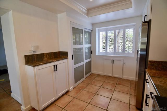 2501 Navarra Dr., Carlsbad CA: https://media.crmls.org/mediaz/f9e9c647-e9dd-4438-b469-a01ef3032475.jpg