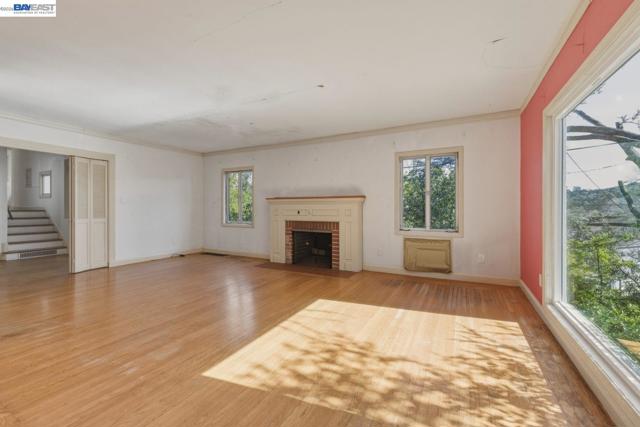 3890 Serrano St, Martinez CA: https://media.crmls.org/mediaz/f9e9fc42-fdf0-49fb-a0e9-a4c103580efb.jpg