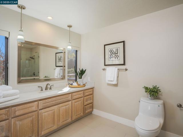 21 Deer Oaks Ct, Pleasanton CA: https://media.crmls.org/mediaz/f9eb0dea-71bb-4fd9-bf82-ec8394d80d63.jpg
