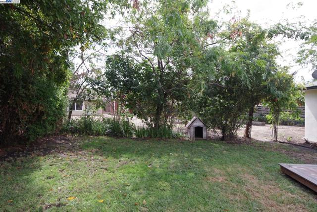 5268 Keeler Ct, Fremont CA: https://media.crmls.org/mediaz/f9eb31d9-e383-4cd5-9caf-20162e56151c.jpg