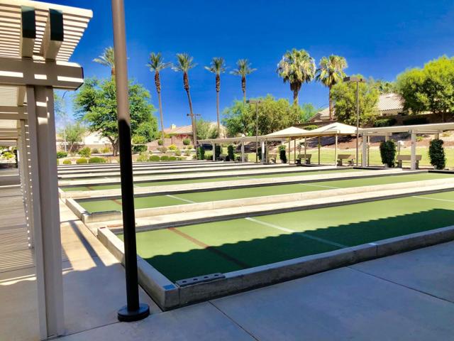 78948 Waterford Lane, Palm Desert CA: https://media.crmls.org/mediaz/f9eb4fcd-8c1d-45bf-82f0-efefa58e5962.jpg