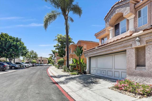 Detail Gallery Image 3 of 31 For 1374 Serena Circle #1,  Chula Vista,  CA 91910 - 3 Beds | 2/1 Baths