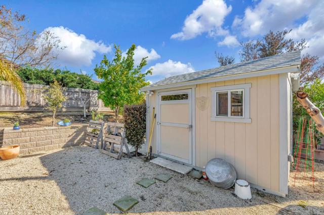 1667 Santana Ranch Drive, Hollister CA: https://media.crmls.org/mediaz/f9ebc514-c30b-4e3f-950b-5ef6b1ccff89.jpg