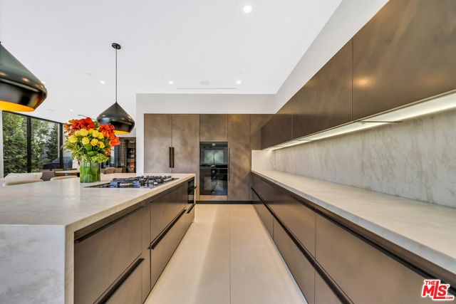 108 N Edinburgh Avenue, Los Angeles CA: https://media.crmls.org/mediaz/f9ec1516-eb67-4f7f-a72f-ba2e1944ddb9.jpg