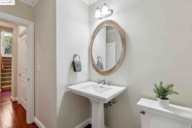 125 Mystic Pl, Alamo CA: https://media.crmls.org/mediaz/f9ec685c-293d-4ed1-8d36-e2779ab33802.jpg