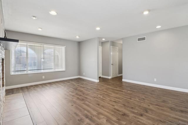 13002 Standish Dr, Poway CA: https://media.crmls.org/mediaz/f9ecf0de-7dec-4abf-9cee-057ea6937081.jpg