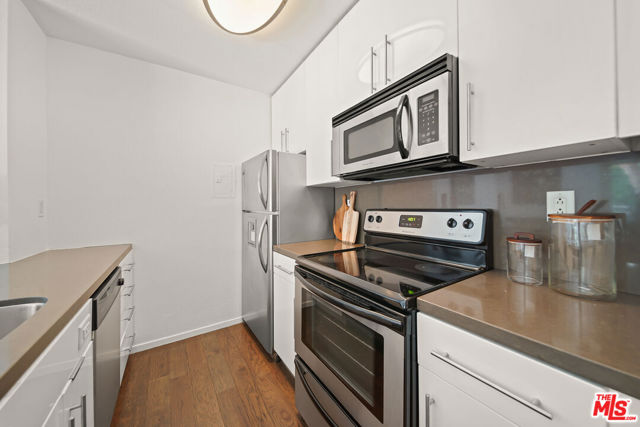 141 S Clark Drive, West Hollywood CA: https://media.crmls.org/mediaz/f9ed215d-18d8-4e23-887e-ba354e974b95.jpg