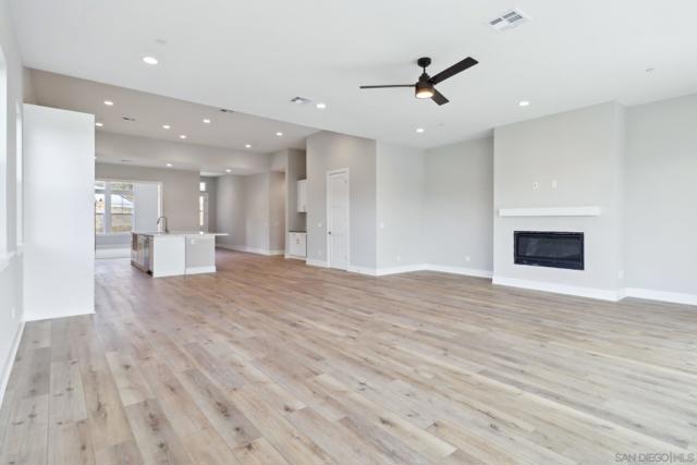 Image 3 of 50 For 15123 Larchmont St
