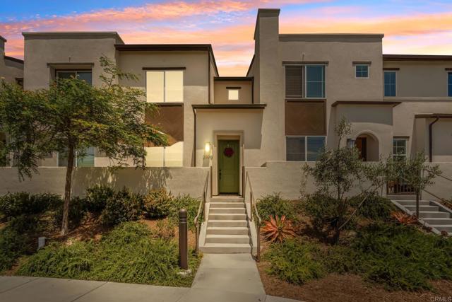 2199 Bluestone Circle, Chula Vista CA: https://media.crmls.org/mediaz/f9ed5d04-0701-4dea-b431-2b4f0552eee4.jpg