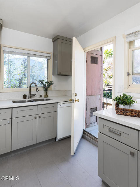 Detail Gallery Image 5 of 16 For 1827 Santa Ynez St #D,  Los Angeles,  CA 90026 - 1 Beds | 1 Baths