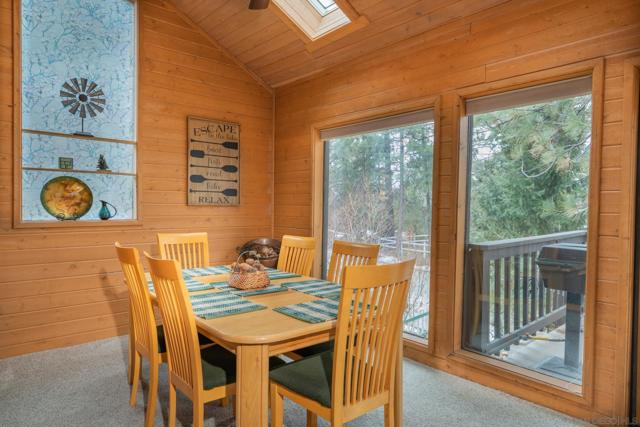 39470 Lake Dr, Big Bear CA: https://media.crmls.org/mediaz/f9ed9e35-cecd-4b02-ae8b-3e4f87ccd129.jpg
