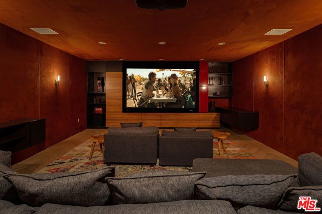 562 Stassi Lane, Santa Monica CA: https://media.crmls.org/mediaz/f9edf630-6677-43ea-8507-ee03bbb60f79.jpg