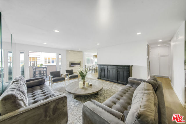 1010 Hammond Street, West Hollywood CA: https://media.crmls.org/mediaz/f9eed5c6-56e8-4a35-a452-93c2a2006c47.jpg
