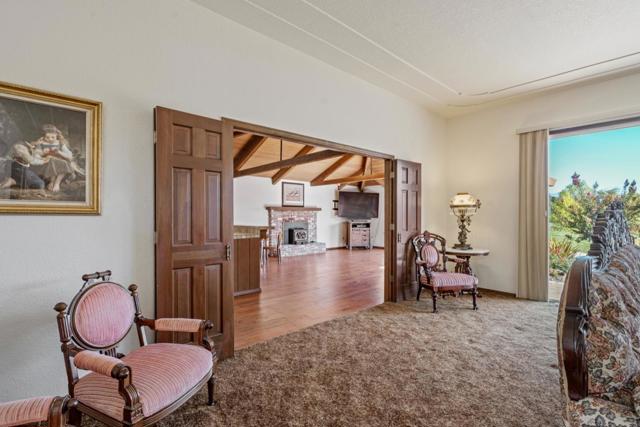 35 Rays Circle, Hollister CA: https://media.crmls.org/mediaz/f9ef93d4-0db4-4a99-950d-1071025e79f0.jpg