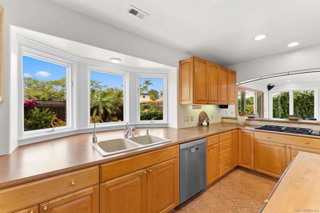 Image 10 of 45 For 5028 Collier Avenue