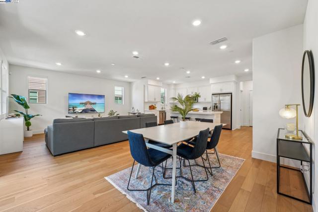 5860 Midnight Place, Dublin CA: https://media.crmls.org/mediaz/f9f04ad8-3794-4668-9961-52f566e46bce.jpg