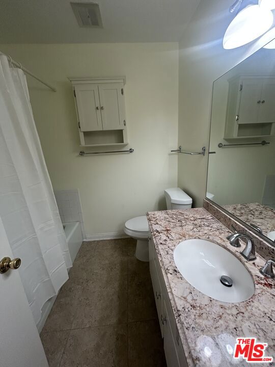 4700 Natick Avenue, Sherman Oaks CA: https://media.crmls.org/mediaz/f9f0fbbf-0b9f-4112-8fa9-c7dc78e33b10.jpg