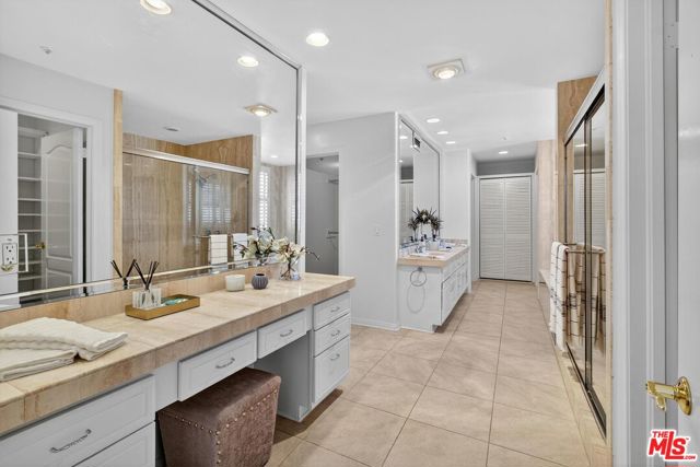 10307 Missouri Avenue, Los Angeles CA: https://media.crmls.org/mediaz/f9f13af5-e26d-4839-bcda-dbf518f5de9a.jpg