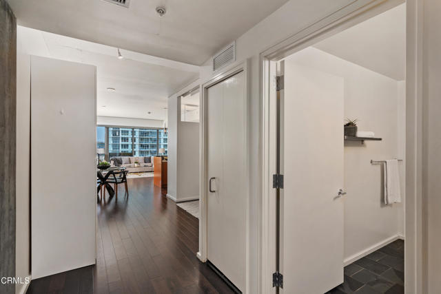 Detail Gallery Image 7 of 37 For 1155 S Grand Ave #914,  Los Angeles,  CA 90015 - 1 Beds | 1 Baths