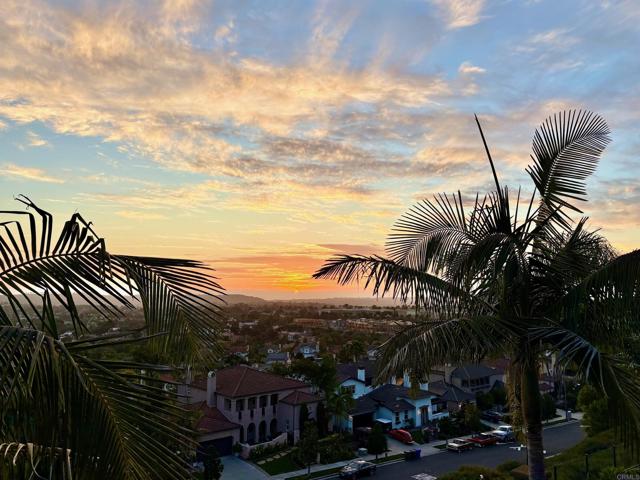 7661 Sitio Algodon, Carlsbad CA: https://media.crmls.org/mediaz/f9f17f48-b67a-45e4-89e6-e0fc9011a367.jpg