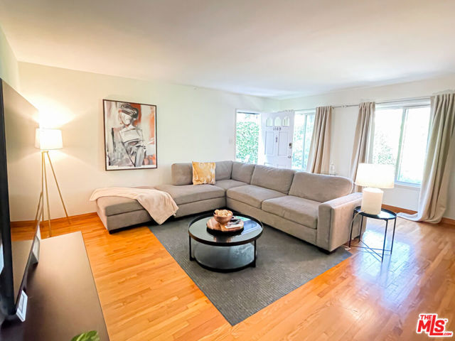 1169 Amherst Avenue, Los Angeles CA: https://media.crmls.org/mediaz/f9f22ce8-5c33-4984-8f89-737450a2b926.jpg