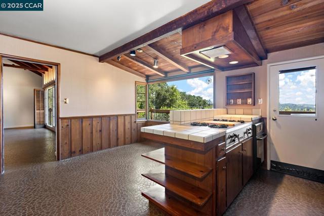 37 La Madronal, Orinda CA: https://media.crmls.org/mediaz/f9f2c820-31a6-4960-a20c-f22cbc28a145.jpg