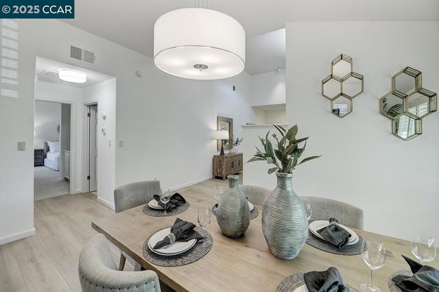 2504 Saklan Indian Dr, Walnut Creek CA: https://media.crmls.org/mediaz/f9f4370d-ce9d-4dfb-a3e8-37f15579eac3.jpg