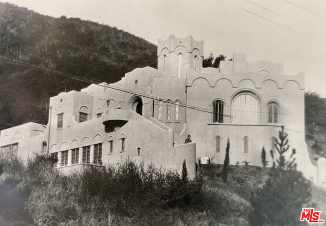 Image 47 of 49 For 2707 Hermosita Drive