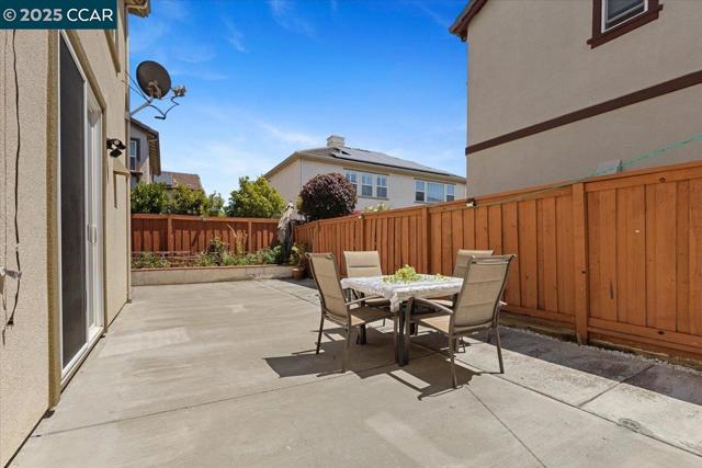 34102 Zaner Way, Union City CA: https://media.crmls.org/mediaz/f9f5b5ac-a8ea-468a-9d8f-c42ce7986f6f.jpg