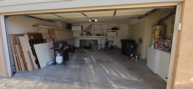 8995 Via Andar, San Diego CA: https://media.crmls.org/mediaz/f9f5dbba-9272-4174-a643-b0d8d6c02ab7.jpg