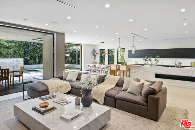 428 N La Jolla Avenue, Los Angeles CA: https://media.crmls.org/mediaz/f9f642e1-d56e-4d0e-a9fb-9b233211f8e5.jpg