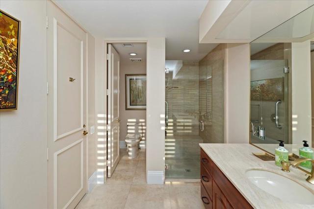 2 Deerfield Court, Rancho Mirage CA: https://media.crmls.org/mediaz/f9f66bdc-9fbc-4a4d-b359-4c4c2c53fc5d.jpg