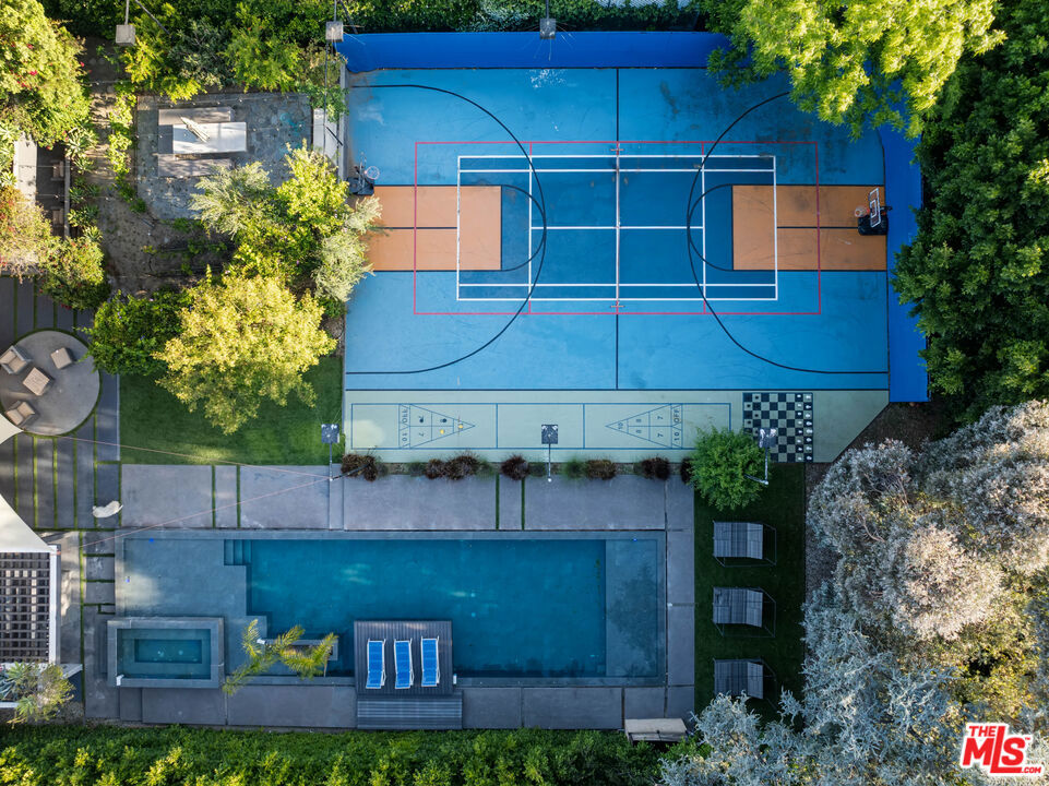 https://media.crmls.org/mediaz/f9f6b72f-961c-4034-8553-ed7a71a3e58d.jpg?preset=X-Large